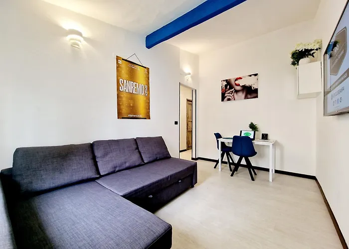 아파트 Homeholidaysanremo - Palace *