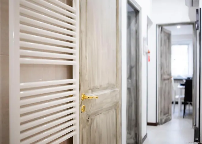 Homeholidaysanremo - Palace