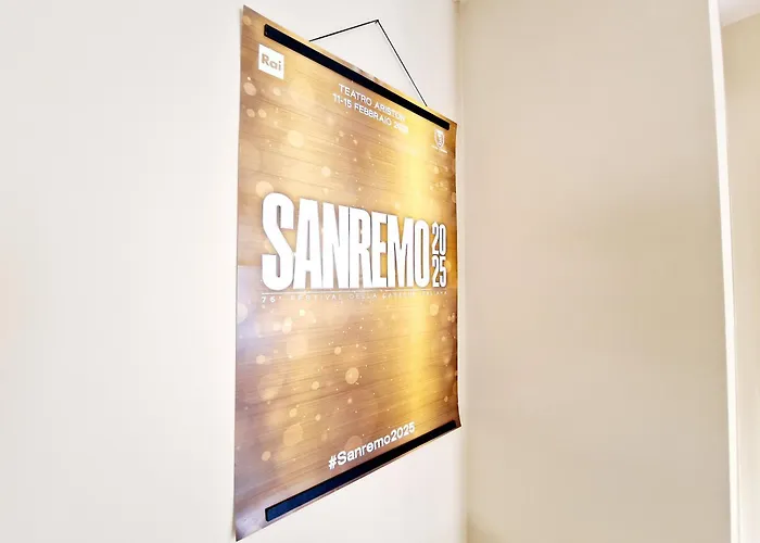 Homeholidaysanremo - Palace Lägenhet