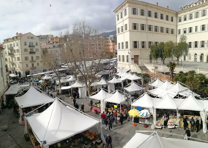 Homeholidaysanremo - Palace